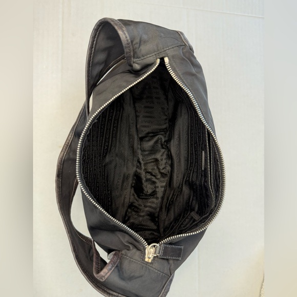 Authentic Vintage Y2K Prada Tessuto EGG Semitracolla  Black Nylon Shoulder Bag - Picture 10 of 15